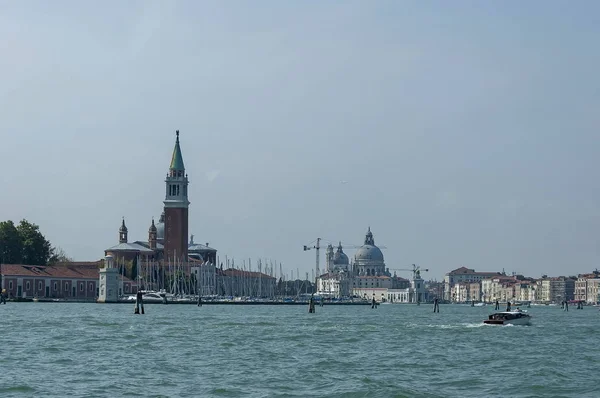 View from the sea at the residential district of waterside in Venezia — Stock Photo, Image