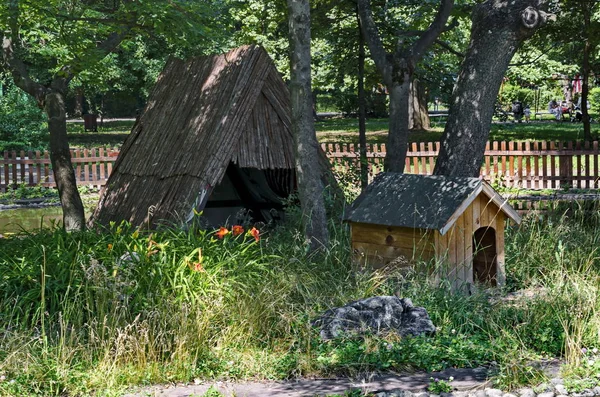 Ein Kleines Haus Den See Gebaut Mit Nistplatz Für Enten — Stockfoto