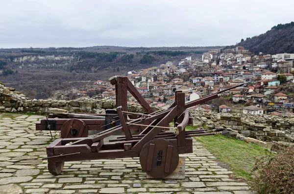 Arka Plandaki Bir Yerleşim Bölgesi Olan Veliko Tarnovo Bulgaristan Avrupa — Stok fotoğraf