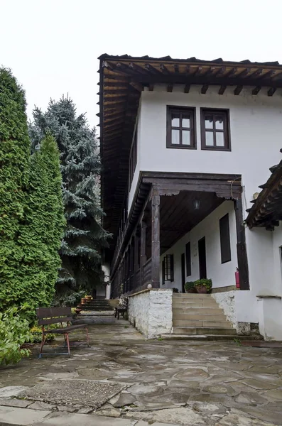 Troyan Monastery Bułgaria Listopada 2019 Fragment Budynków Mieszkalnych Administracyjnych Klasztoru — Zdjęcie stockowe