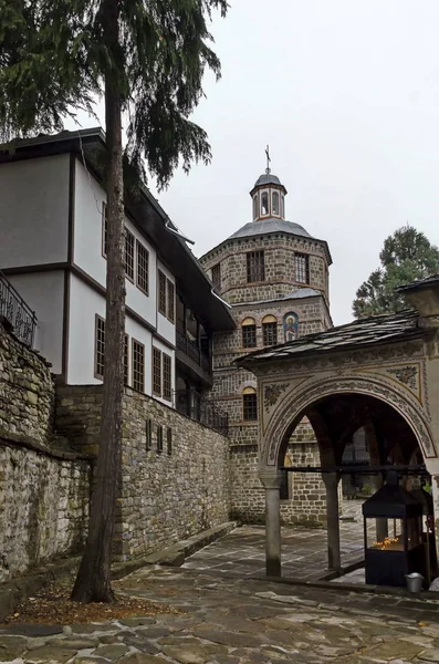 Bulgaristan Troyan Manastırı Kasım 2019 Bulgaristan Oreshak Köyündeki Truva Manastırı — Stok fotoğraf