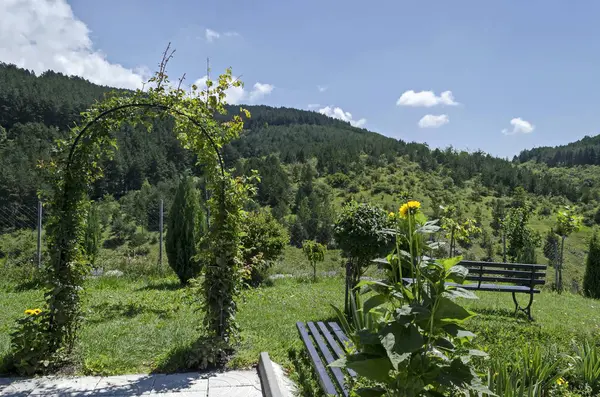 Relaxační Areál Dvoře Kláštera Svatá Petka Balkánské Hoře Obec Zhelyava — Stock fotografie