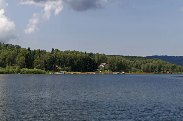 Lago Vlasina Sérvia Agosto 2019 Paisagem Com Prados Montanha Floresta — Fotografia de Stock