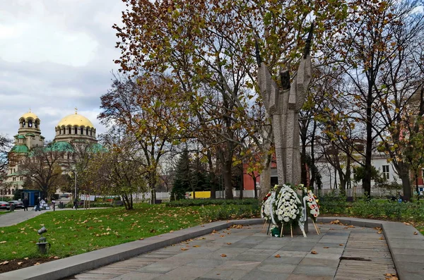 Sofía Bulgaria Noviembre 2019 Estatua Kliment Ohridski Centro Ciudad Fondo —  Fotos de Stock