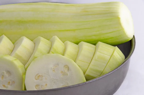 Scheiben Frischer Roher Zucchini Zucchini Cucurbita Oder Kürbismark Schüssel Sofia — Stockfoto