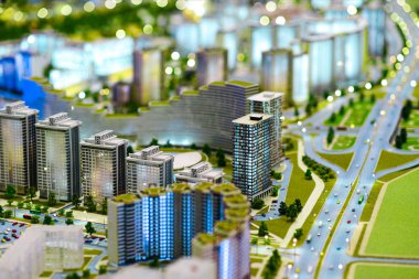 Modern yeşil bir şehrin minyatür modeli