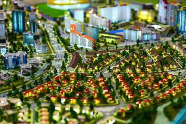 Modern yeşil bir şehrin minyatür modeli