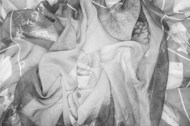 arka plan kumaştan yapılmış.