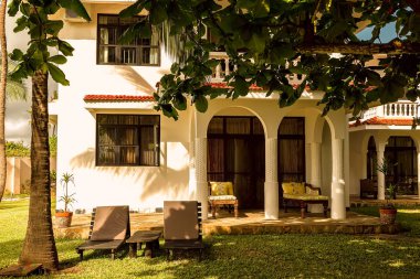 güzel yüzme havuzunda tropikal resort, Phuket, Tayland.