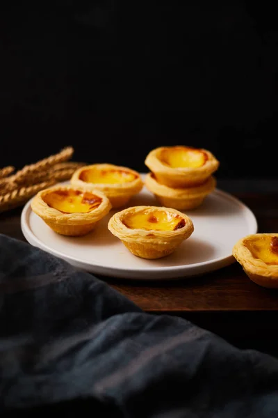 Masada yumurtalı tart var..