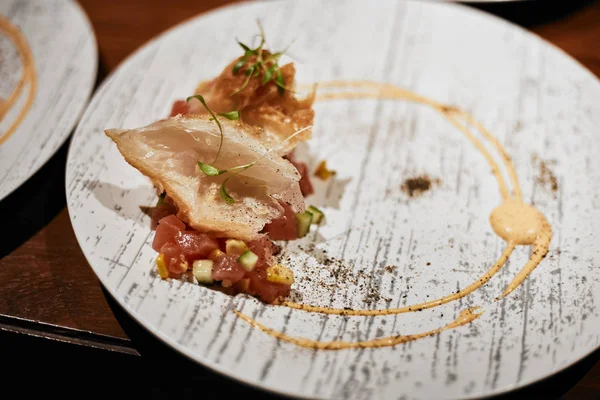 Tabakta güzel ve lezzetli yemekler, nefis yemekler, yaratıcı...