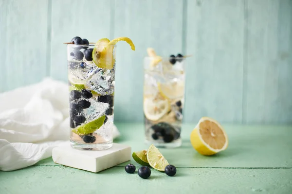 Zomer verse bosbessen limonade cocktails — Stockfoto