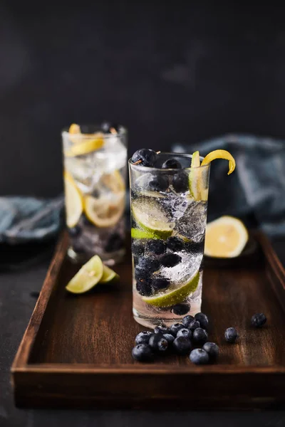 Zomer verse bosbessen limonade cocktails — Stockfoto