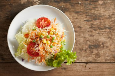 Taze sebze karışık salata..