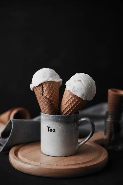 Ванільне Морозиво Вафельні Ріжки — стокове фото