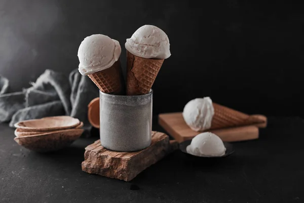 Gelato Alla Vaniglia Coni Cialda — Foto Stock