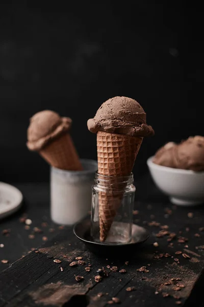 집에서 유기농 초콜릿 아이스크림 — 스톡 사진