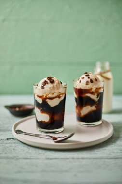 İtalya 'da affogato denilen vanilyalı dondurmalı buzlu kahve..