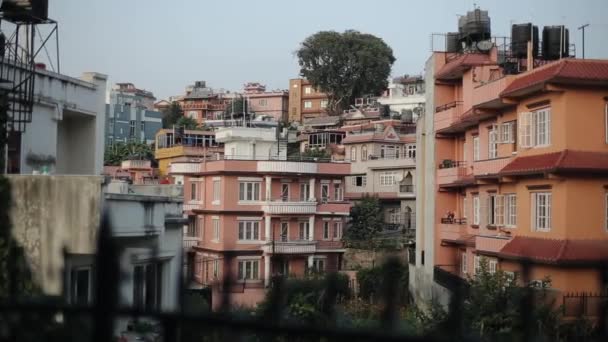 Färgglada hus i Katmandu, Nepal. Stäng vy. — Stockvideo