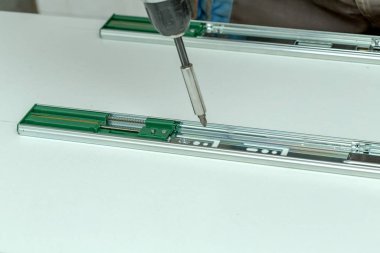 Çipten mobilya montajı