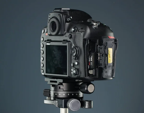 Камера Nikon D850 SLR — стоковое фото