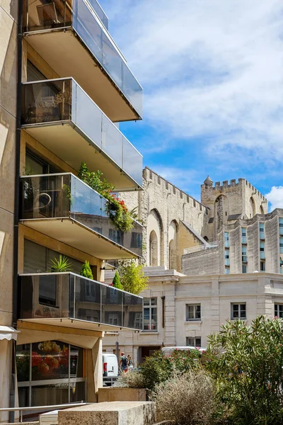 Moderne Architektur der Stadt Avignon — Stockfoto
