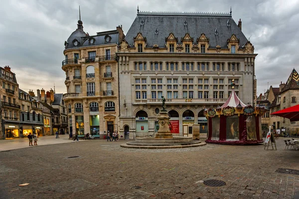 Oude binnenstad van Dijon, Frankrijk. De stad is de hoofdstad van de Burgun — Stockfoto