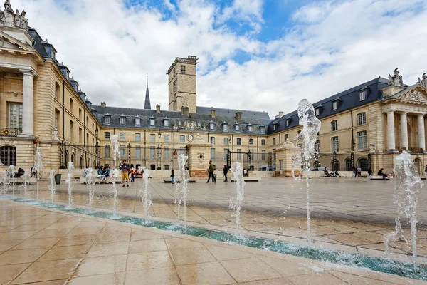 Palácio dos Duques e propriedades da Borgonha na Place de la Liber — Fotografia de Stock