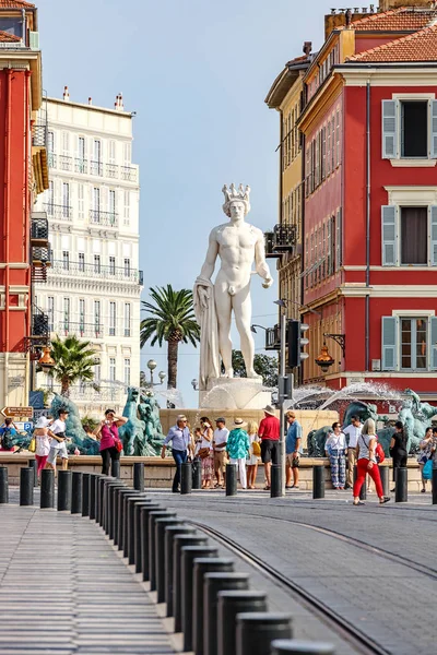 Fontaine du Soleil na Place Massena. Pěkné, Francie — Stock fotografie