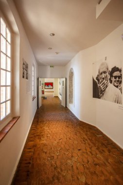 Pablo Picasso Müzesi Grimaldi Şatosu 'nda bulunmaktadır.