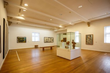 Pablo Picasso Müzesi Grimaldi Şatosu 'nda bulunmaktadır.