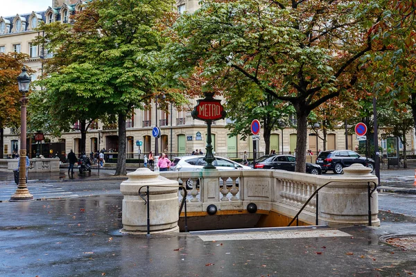 Paris Metropolitain entrada om Franklin D. Roosevelt estación —  Fotos de Stock