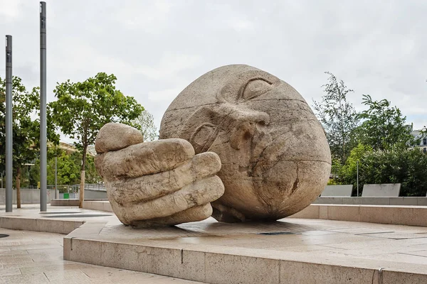 Escultura Ecoute Listening. Paris, França — Fotografia de Stock