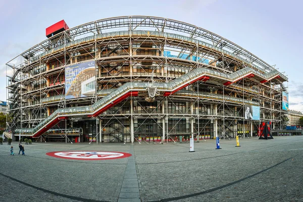 Centrum georges pompidou w Paryżu — Zdjęcie stockowe