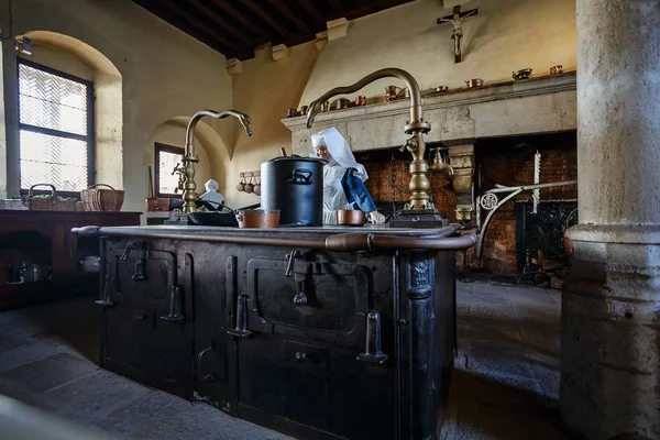 Interior de Hospices de Beaune es una antigua casa de caridad — Foto de Stock