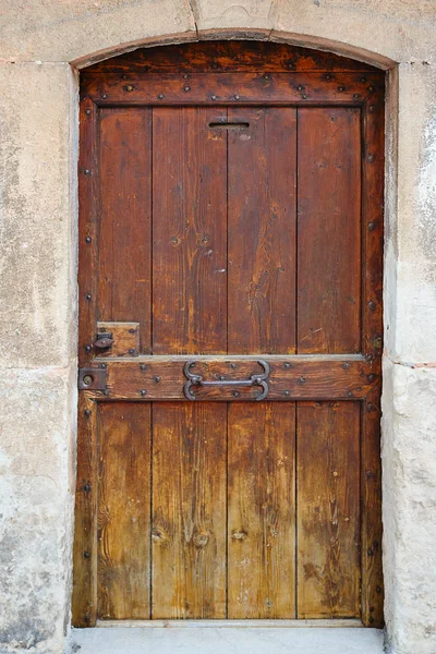 Brown shabby door — Stock Photo, Image