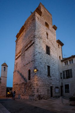 Saint Paul de Vence 'deki eski ortaçağ kilisesi.