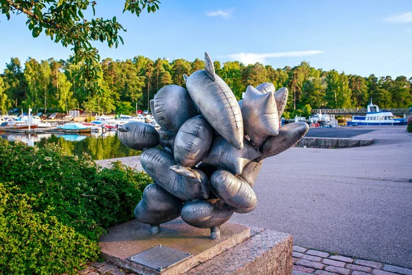 Sculpture Kalvus, a growing storm cloud The Young Cloud — ストック写真