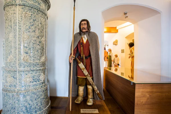 Posągi chłopów w muzeum Bled Castle — Zdjęcie stockowe