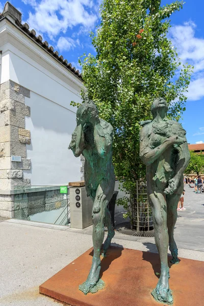 Nowoczesna rzeźba Adama i Ewy — Zdjęcie stockowe
