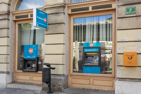 ATM-ek a Ljubljana utcában — Stock Fotó