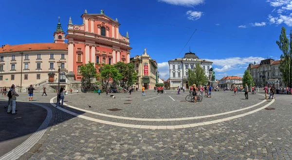 Die franziskanische Mariä-Verkündigung-Kirche im Zentrum von — Stockfoto