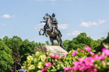 Rusya 'nın tarihi kenti Saint-Petersburg' da Rus İmparatoru Peter Great 'ın (Birinci Peter) anıtı. Popüler turistik dönüm noktası. Unesco Dünya Mirası Sitesi.