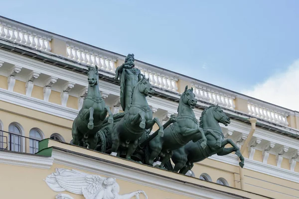 Grupa Rzeźb Teatr Aleksandryński Sankt Petersburgu Rosja — Zdjęcie stockowe