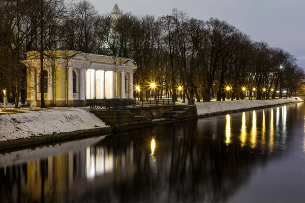 Noční Pohled Pavilon Rossi Zahradě Michajlovského Petrohrad Rusko — Stock fotografie