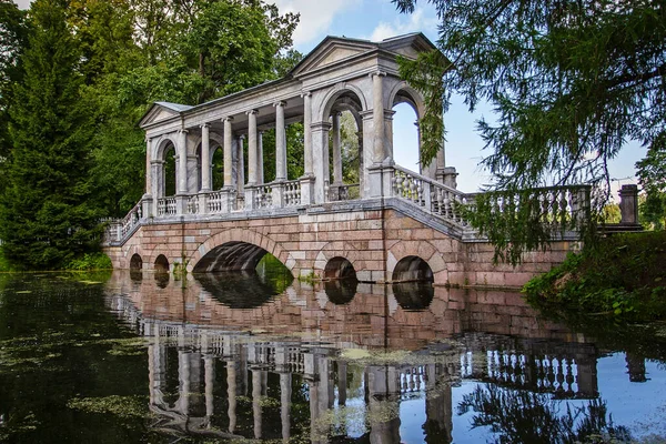 Puente Mármol Parque Tsarskoye Selo Pushkin Rusia —  Fotos de Stock