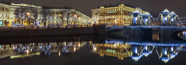俄罗斯圣彼得堡 2017年12月12日 圣彼得堡Fontanka河堤岸和Lomonosov桥夜景 — 图库照片