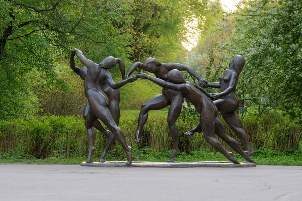 Sankt Petersburg Rosja Maja 2015 Grupa Rzeźbiarska Taniec Parku Wyspy — Zdjęcie stockowe
