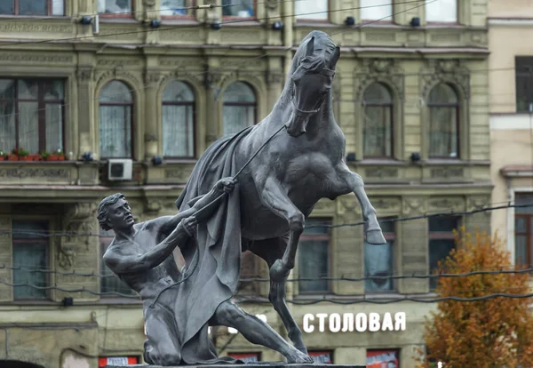 Petersburg Rosja Października 2015 Rzeźbiarz Koni Zaprojektowany Przez Rosyjskiego Rzeźbiarza — Zdjęcie stockowe