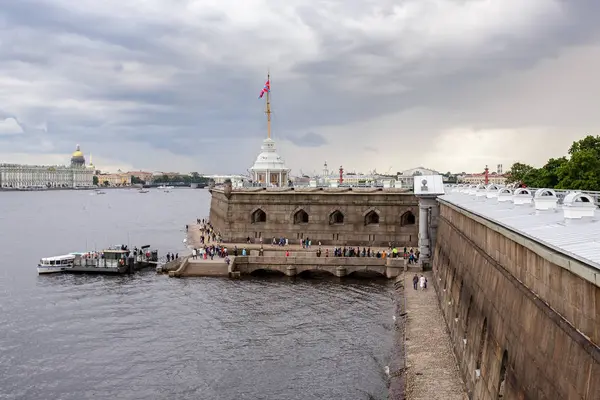 Rusia San Petersburg Junio 2017 Pedro Pablo Fortaleza Día Nublado —  Fotos de Stock